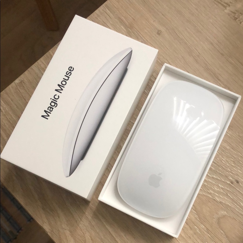 Apple Magic Mouse in Sleek White